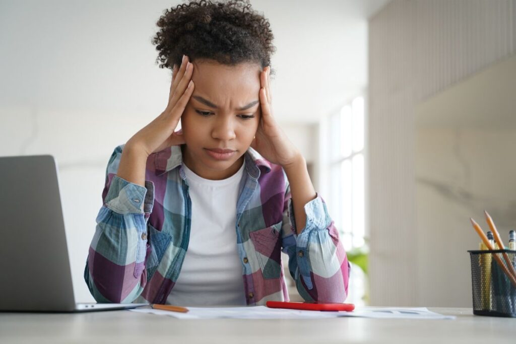 teenage girl with acute stress disorder