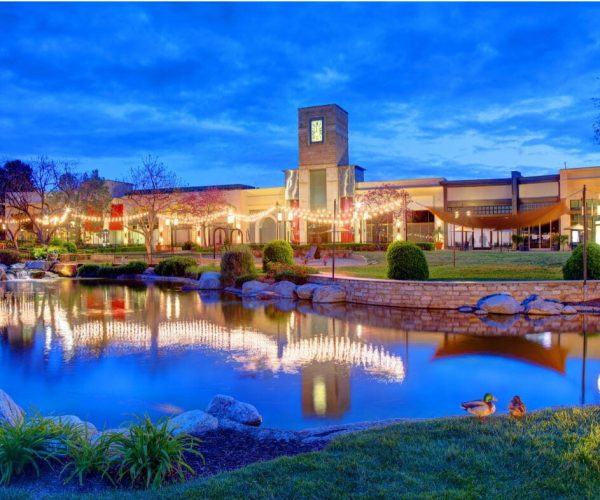 Thousand Oaks California at night Thousand Oaks California at night