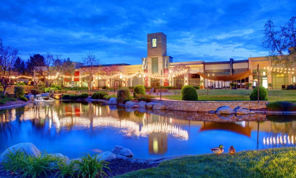 Thousand Oaks California at night Thousand Oaks California at night